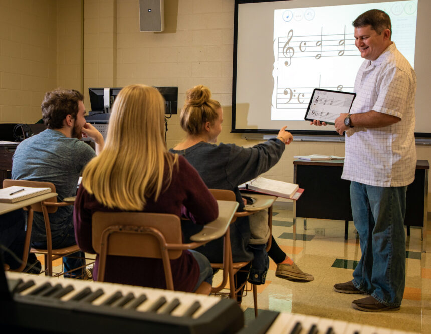 Motlow music professor incorporates tech into the classroom