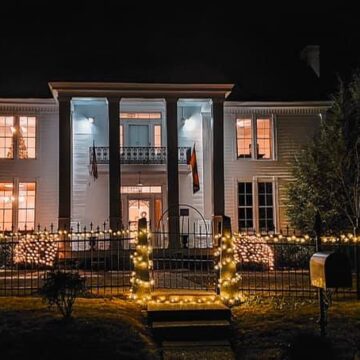 Get added to Christmas in Lynchburg’s Twinkle Light Tour