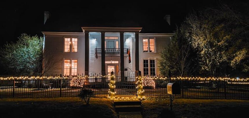 Get added to Christmas in Lynchburg’s Twinkle Light Tour