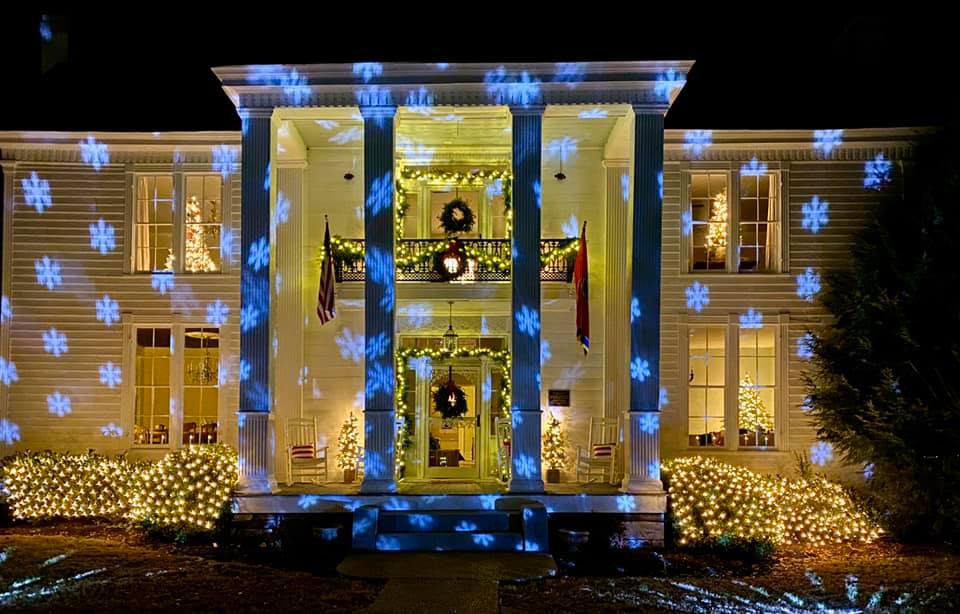 Promise Manor Christmas lights