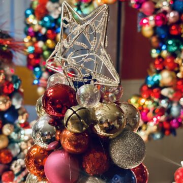 Local artisan shows off handmade, vintage Christmas creations on Saturday