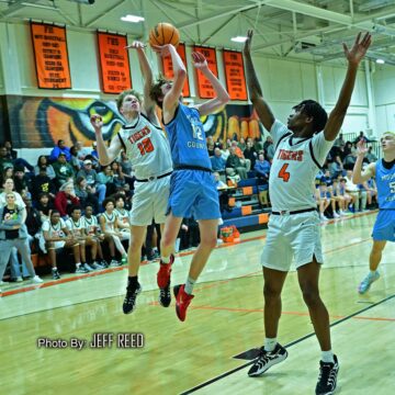 Perimeter shooting lifts Raiders to a 54-47 district win over Fayetteville