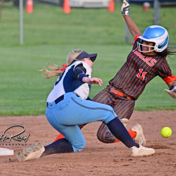 Raiderette big bats bounce back to earn 14-2 win over Fayetteville