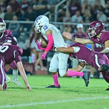 Turnovers, big plays cost Raiders late against Eagles